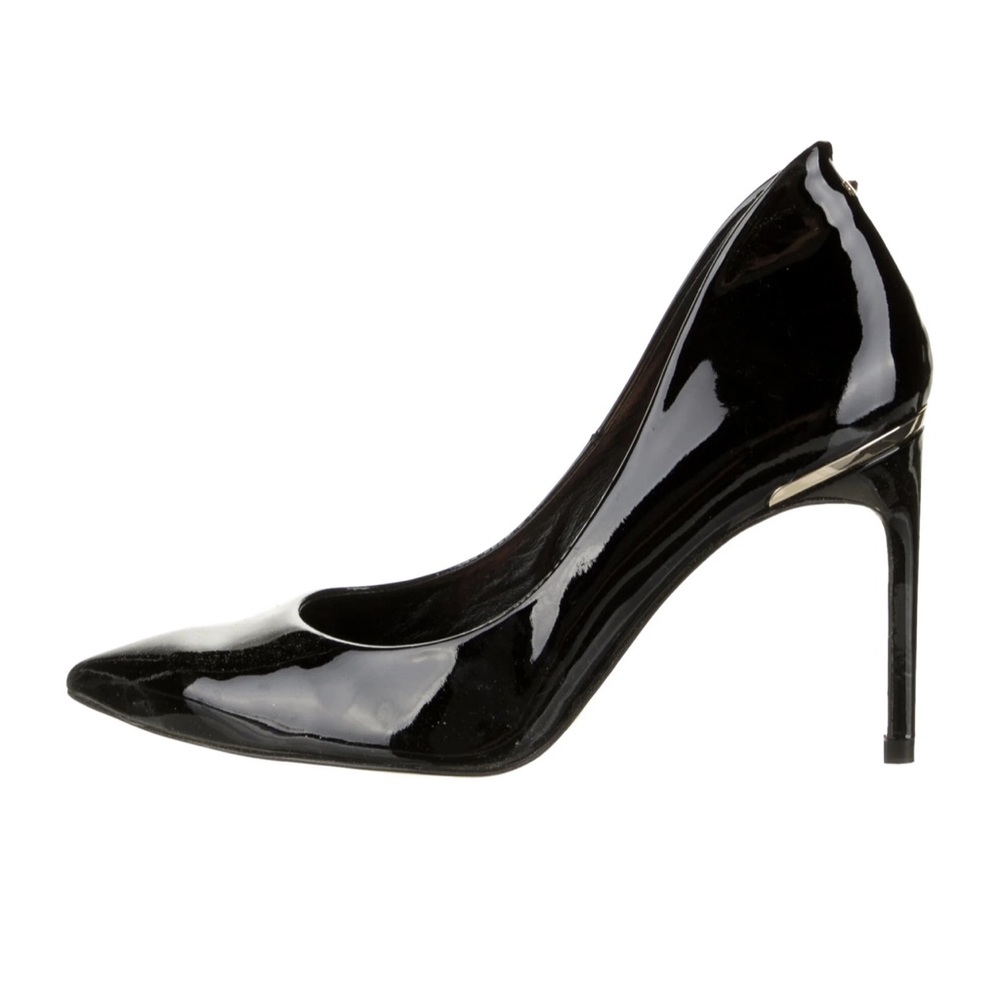 EUC TED BAKER
Patent Leather D'Orsay Pumps